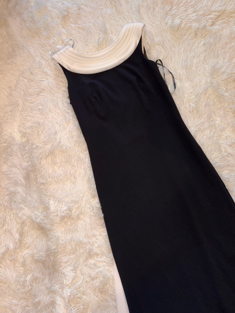 NEW TADASHI SHOJI Plaza V-Back Drape back Crepe Black/ Ivory Gown sz S - Picture 7 of 9